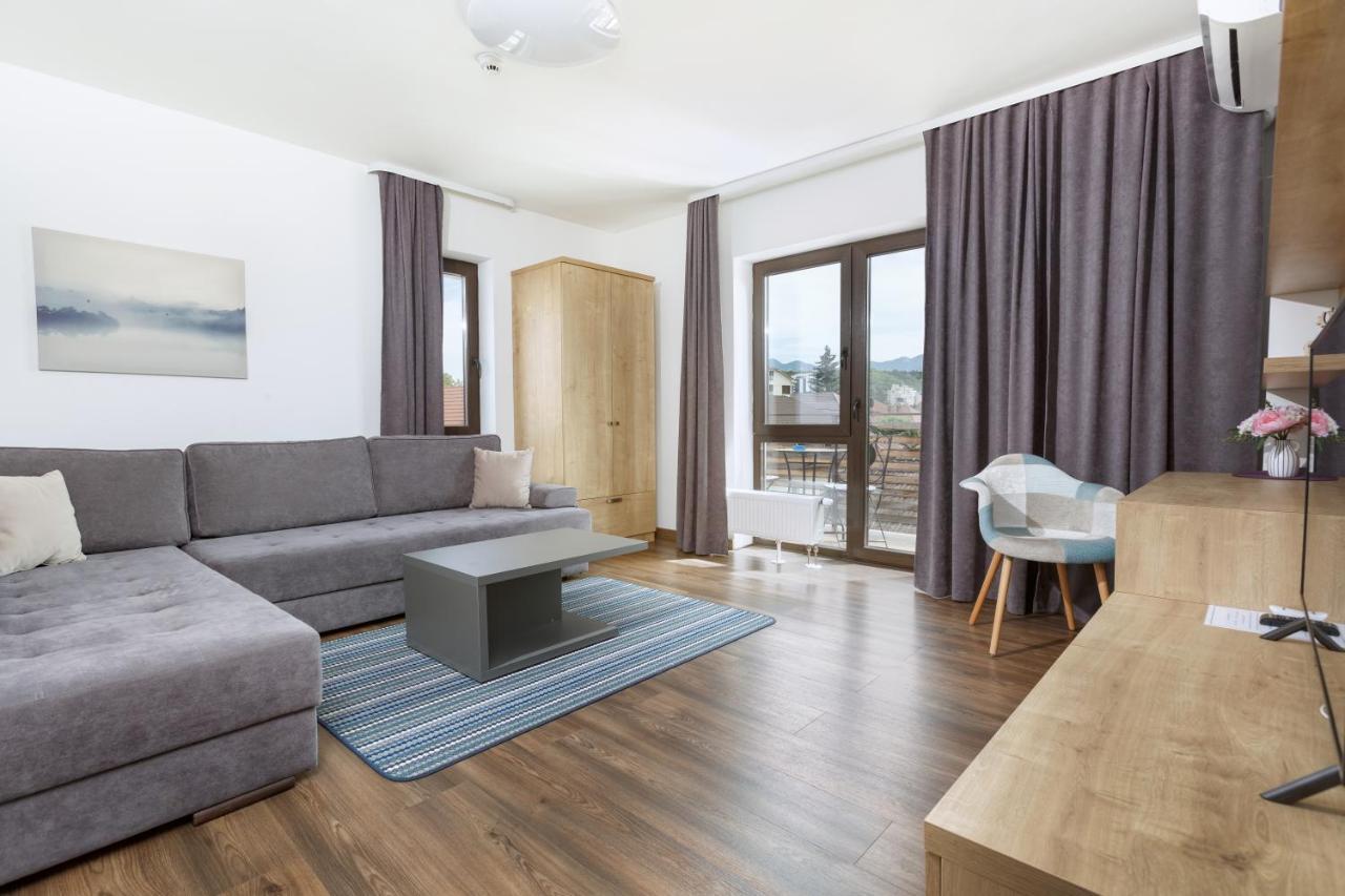 Afin Apartments Брашов Екстериор снимка